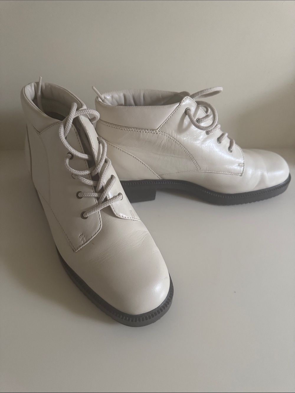 Women's Cream Leather Lace-Up Ankle Booties